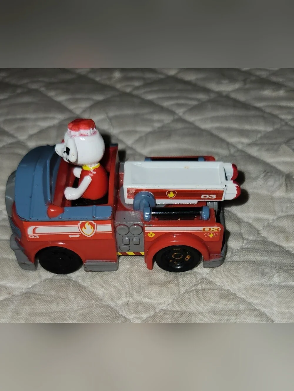 2015 Deco Pac Inc Spin Master 1/64 Scale Plastic Fire Truck Dalmation Driver